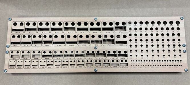Подставка для метчиков, плашек 3-20 мм и сверла 1-16 мм МДФ